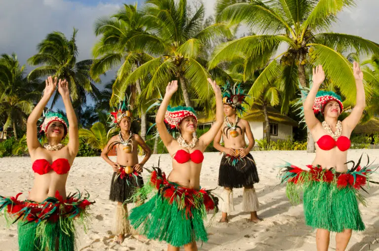 Tanzende Frauen in Tahiti